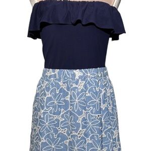 Sleeveless Lilly Pulitzer dress size small navy blue baby blue eyelet bottom